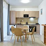 1 Mng Tomis Promenada Mamaia Nord 公寓 那沃达利