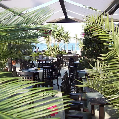 1 Mng Tomis Promenada Mamaia Nord 公寓