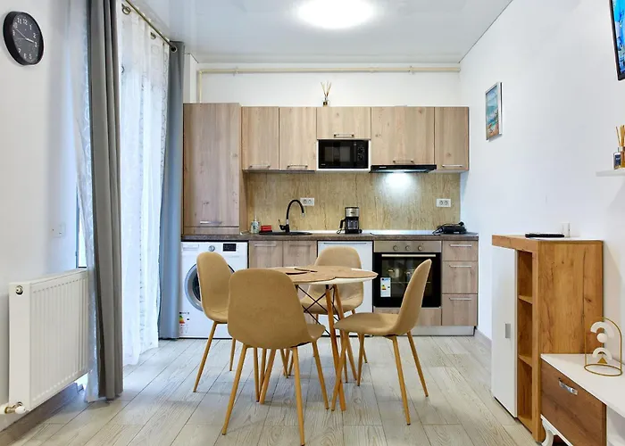 1 Mng Tomis Promenada ナボダリ