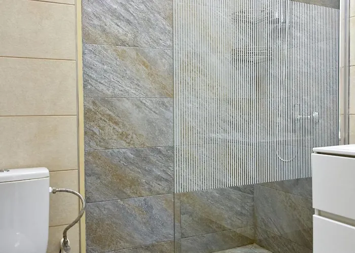 1 Mng Tomis Promenada アパート ナボダリ